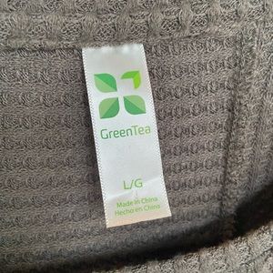 NWOT GreenTea Long Sleeve Top, Size Large, Sage in color